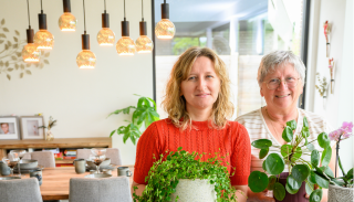 Lien & moeder Bieke: “Van planten tot tafelversiering: bij Lissens vind je altijd iets”